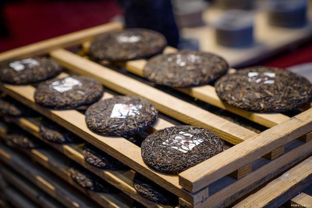 普洱茶做舊是怎么做的?