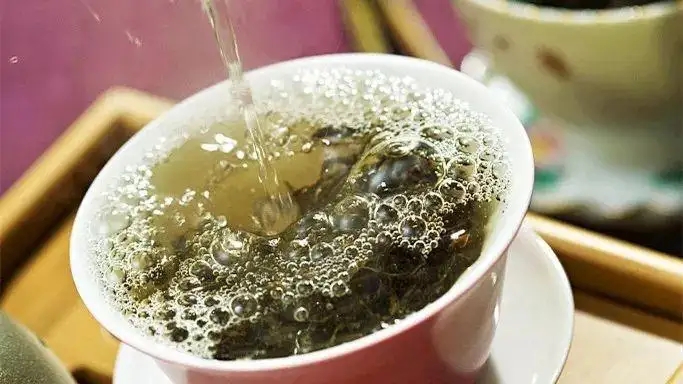 為什么茶湯里會(huì)有泡沫，到底是怎么回事？