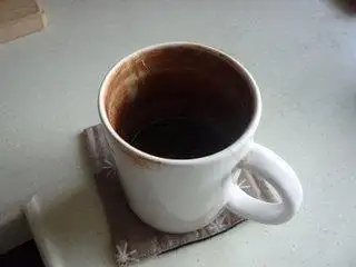 茶垢清潔有妙招，一分鐘讓茶杯光亮如新！