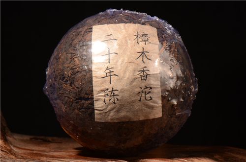 收藏普洱茶，應(yīng)選擇知名品牌還是小品牌？